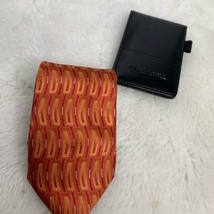 PALATINA Mens 100% Imported Silk Tie -  Orange/Red/Silver Geometric design.